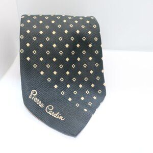 Pierre Cardin tie 100% polyester 56" long 3.75" wide